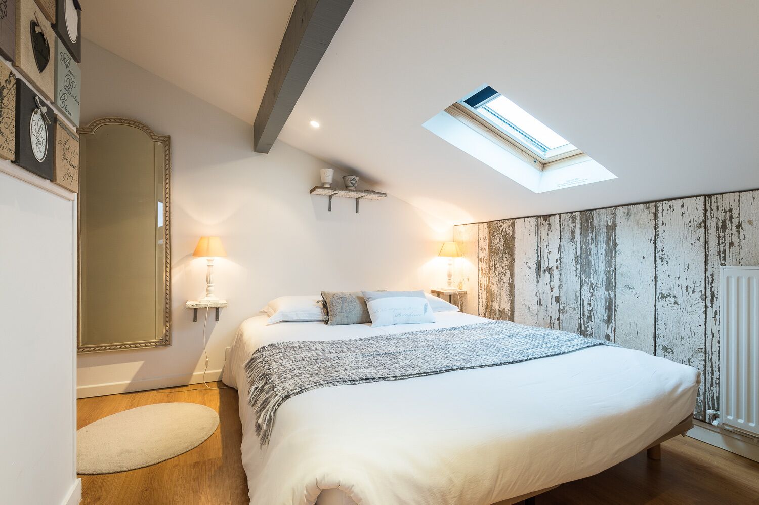 1 chambre, fer et planche à repasser, accès Internet