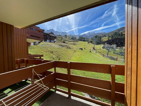 Property grounds - Valmorel Apartment - Ski-in/Ski-out, pets allowed, balcony, equipped kitchen (Valmorel)