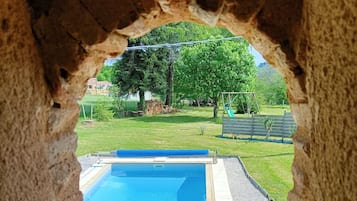 Piscina all'aperto, una piscina riscaldata