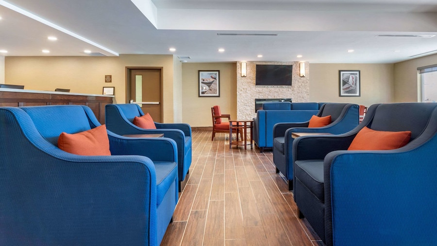 Comfort Inn & Suites