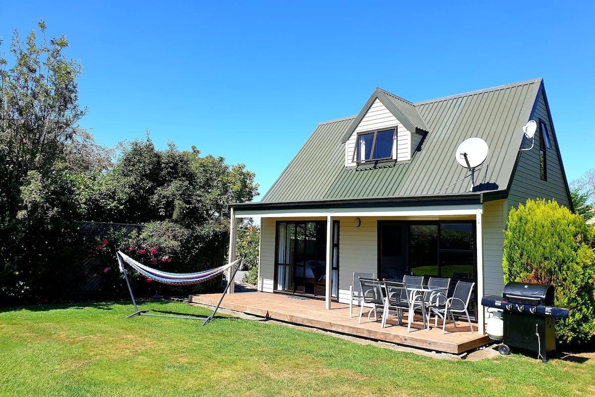 2 Bedroom Self-Contained Cottage | Premium bedding, down comforters, individually decorated
