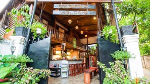 Courtyard - Maison Model d'Angkor - Hostel (Siem Reap)