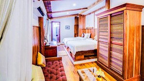 Phòng 2 giường đơn Deluxe (Free Pick Up) | Bàn, phòng cách âm, truy cập Internet không dây miễn phí 