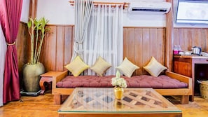 Lobby sitting area - Maison Model d'Angkor - Hostel (Siem Reap)