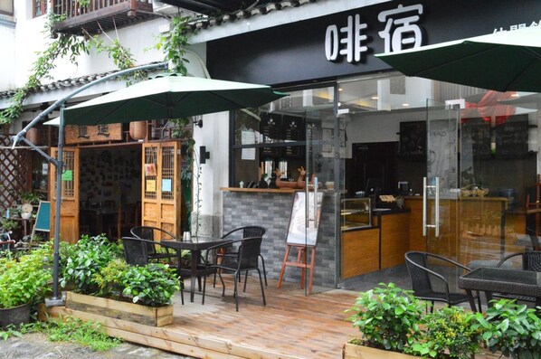 Property entrance - Guilin Lotus Hotel (Guilin)