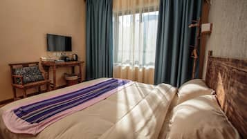 Deluxe Double Room | Individually decorated, individually furnished, desk, blackout curtains