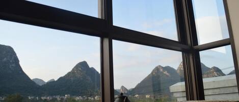 Deluxe Double Room | Individually decorated, individually furnished, desk, blackout drapes