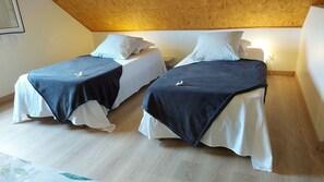 2 chambres, fer et planche à repasser, lit parapluie, Wi-Fi gratuit