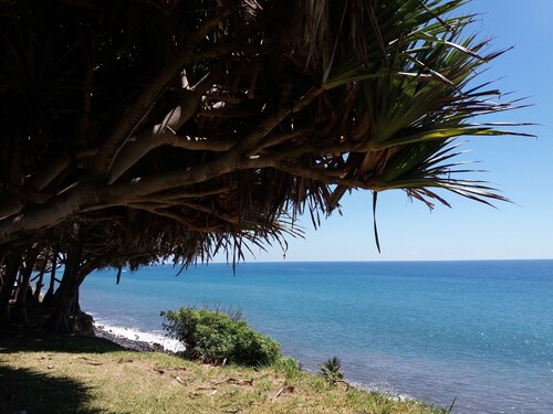 Furnished house in a flower garden for a stay with family and friends