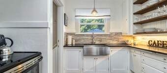 Remodeled 1920 Craftsman - Great Walking Neighborhood