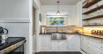 University Pub Craftsman