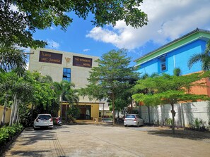 Bãi đậu xe tự phục vụ miễn phí 