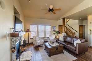 Smart TV, fireplace, stereo, offices