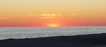 Oak Islands. Donovan's Reef