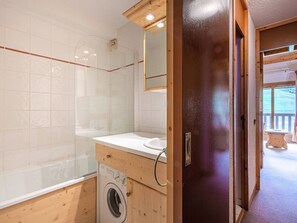 Bathroom - 2-room mezzanine for 6, south balcony, near slopes and shops (Valmorel)
