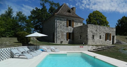 Gite with private pool for 6 people in a privileged site