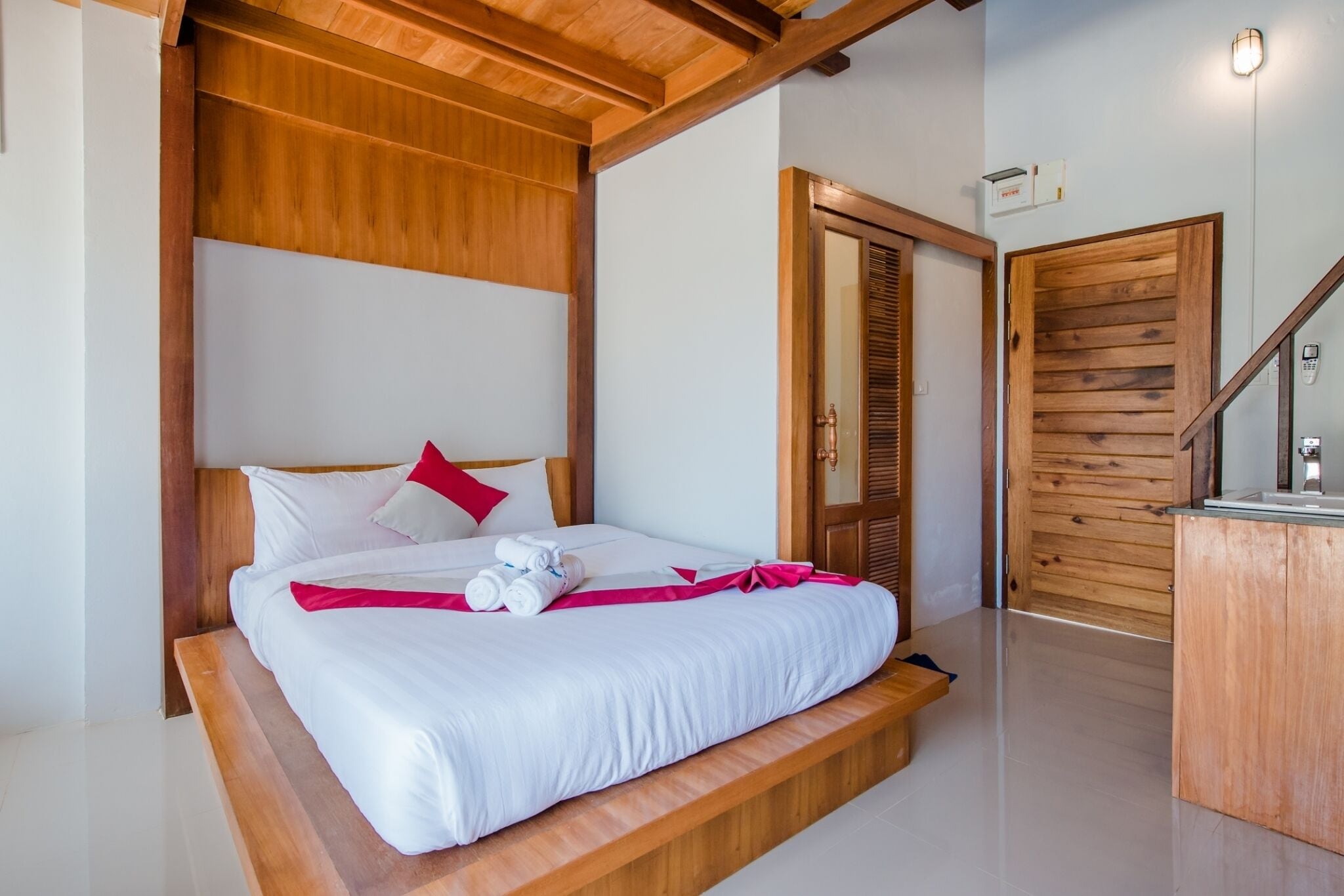 Photo - Lanta Ray Bay Hotel