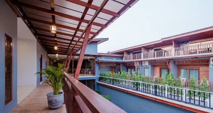 Lanta Ray Bay Hotel