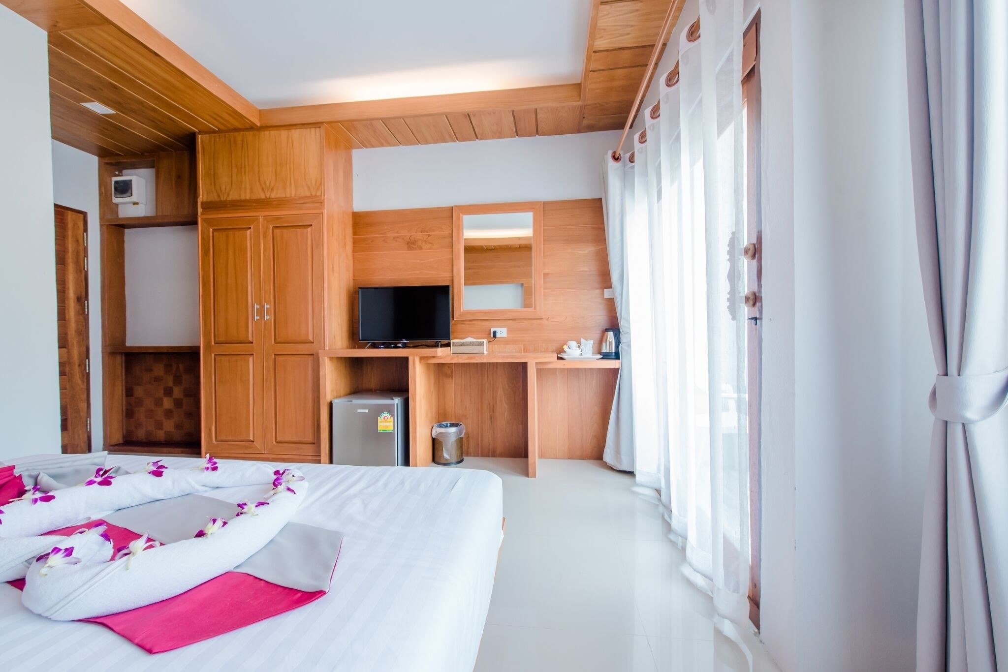 Photo - Lanta Ray Bay Hotel