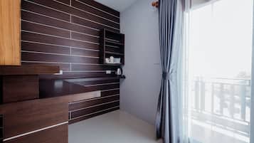 1 bedroom, desk, soundproofing, free WiFi