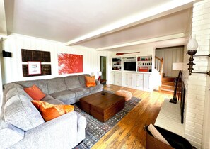 Smart TV, fireplace, video games, ping pong