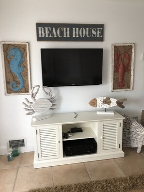 Interior - A little slice of Heaven (Layton)