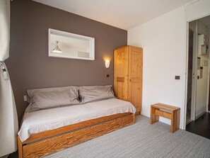 Room - Bright studio with direct access to slopes and ESF (Valmorel)