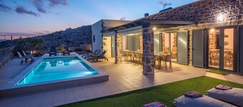 Mandy Luxury Villa by Cretevasion