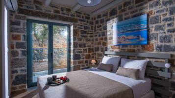 5 slaapkamers, een strijkplank/strijkijzer, reisbedje, gratis wifi