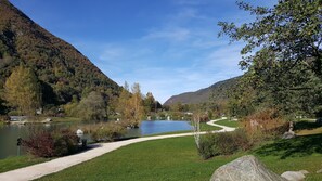 المنطقة المحيطة بالمنشأة