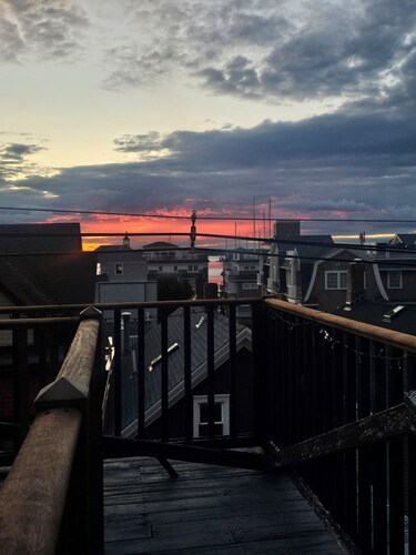 3 makuuhuoneen 3 kylpyammeella katolla varustettu kansi Newportin sydämessä