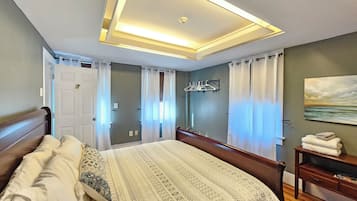 2 bedrooms, iron/ironing board, free WiFi, bed sheets