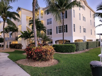 Luxury 3 bedroom condo overlooking harbor with ocean view, boat slip, amenities