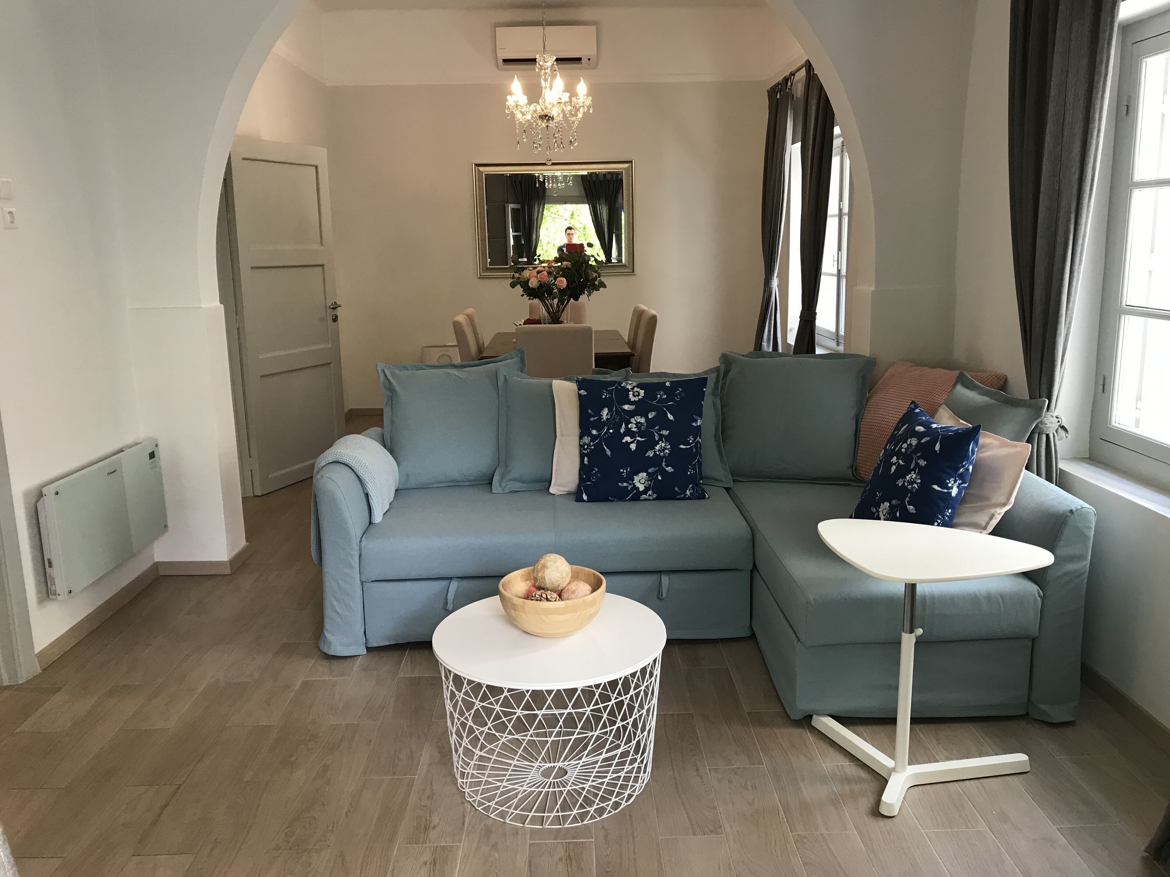 Casa Superior, letti multipli | Area soggiorno | TV a schermo piatto 45 pollici con canali via cavo, TV