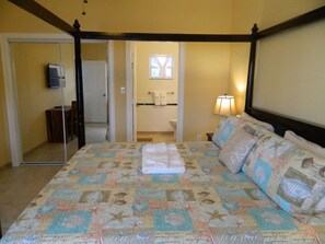 3 Schlafzimmer, Schreibtisch, Bügeleisen/Bügelbrett, Reisekinderbett
