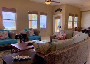 Smart TV, fireplace, DVD player, books - Incredible Views, Waterfront Luxury Private Villa with Central AC (Stake Bay)