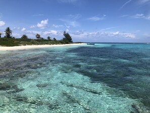 Am Strand, Liegestühle, Strandtücher