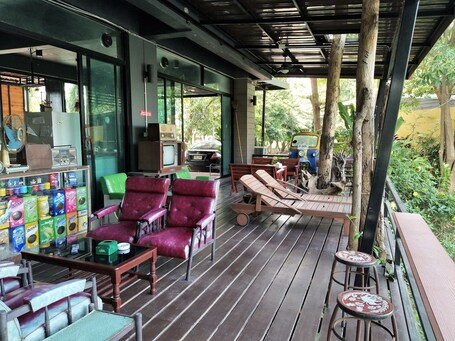 Terrace/patio. The Palm Village