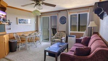 Smart TV, chimenea, videoteca