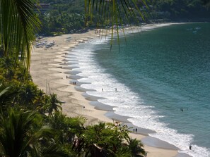 Sillas reclinables de playa, toallas de playa