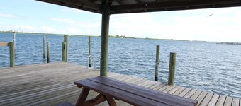 Cozy Cottage Old Florida Style on the Indian River Lagoon