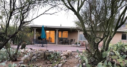 Viihtyisä 3 makuuhuoneen 2 kylpyhuoneen koti hiljaisella umpikujaan upealla vuoristomaisemalla.