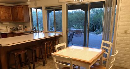 Tucson 3 bedrm 2 ba. home, quiet cul de sac, magnificent mountain views.