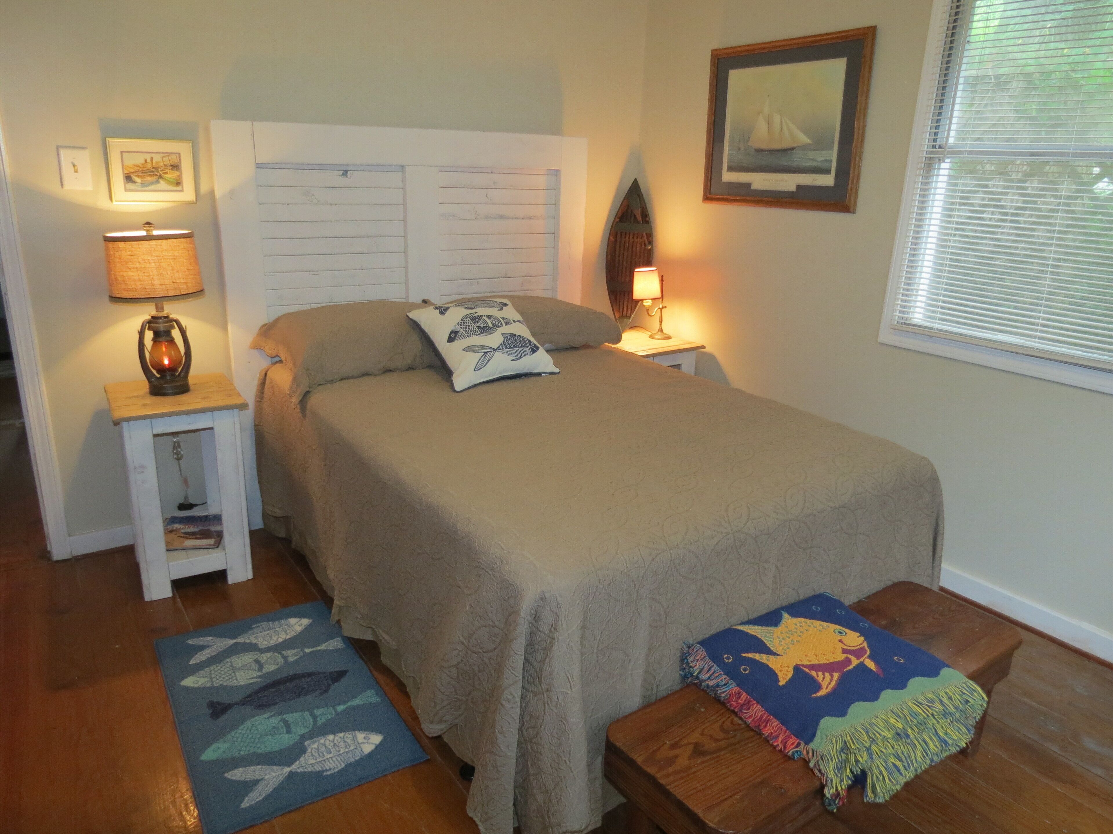 2 bedrooms, internet, bed sheets