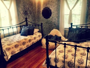 5 bedrooms, iron/ironing board, travel cot, WiFi