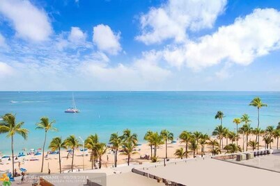 VOTED BEST FORT LAUDERDALE LOCATION! WALK TO SHOPS, RESTURAUNTS, & BEACH.