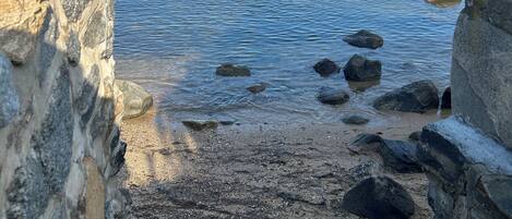 In Strandnähe, Liegestühle, Strandtücher