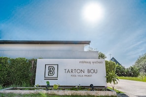 Front of property - Tarton Bou Pool Villa (Choeng Thale)