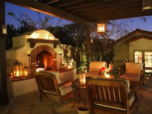 Terrace/patio - Romantic Outdoors with Private Pool. Amazing location! Just read the reviews! (Altadena)