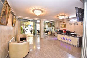 Quầy tiếp tân